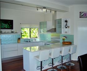 The Mountain View Retreat - Accommodation Main Beach 3