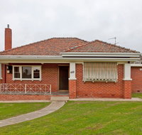 Red Brick Beauty - Accommodation Main Beach