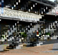 Top Pub - Accommodation Main Beach