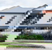 Stay Bathurst - Accommodation Main Beach