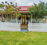 Hindmarsh Park Holiday Cottage - Accommodation Main Beach