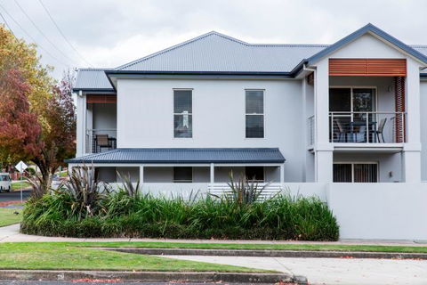 Stay Bathurst - Accommodation Main Beach 1