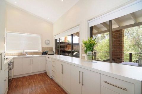 Aqua Leaf Apartment - Accommodation Main Beach 5