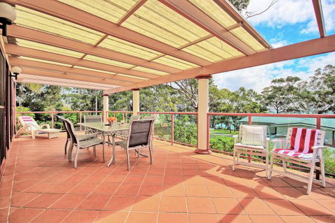 Aqua Leaf Apartment - Accommodation Main Beach 1