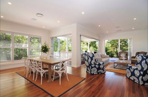 Aqua Leaf Apartment - Accommodation Main Beach 9