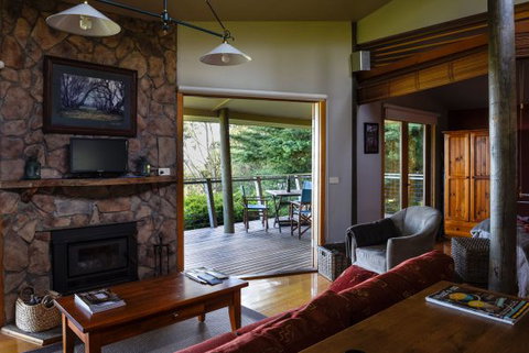 Anderley - Accommodation Main Beach 2