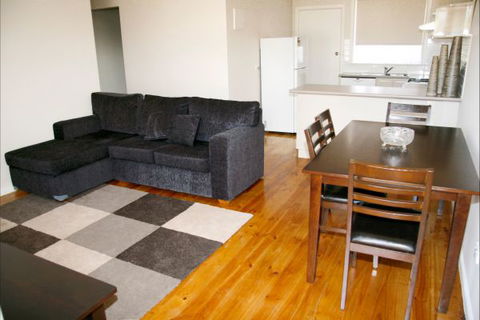 Shamore Apartments - Walnut - Accommodation Main Beach 1