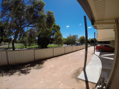 Shamore Apartments - Walnut - Accommodation Main Beach 4