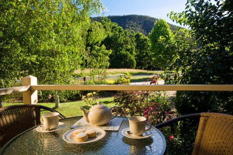 Autumn Abode Cottages - Accommodation Main Beach 9