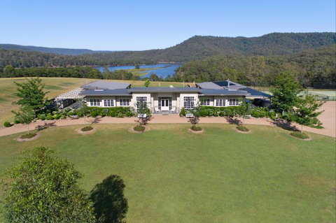 Lake David - Accommodation Main Beach 0