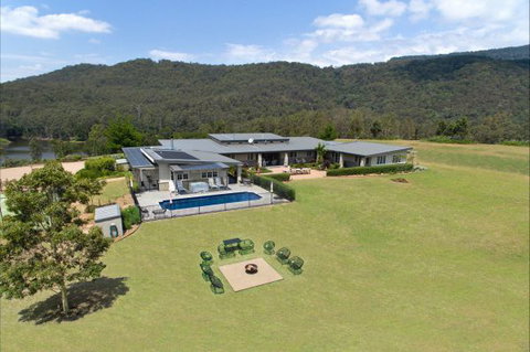 Lake David - Accommodation Main Beach 1