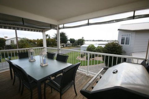 LJ Hooker Goolwa Holiday Rentals - 42 Underwood Avenue, Goolwa Beach - Accommodation Main Beach 6