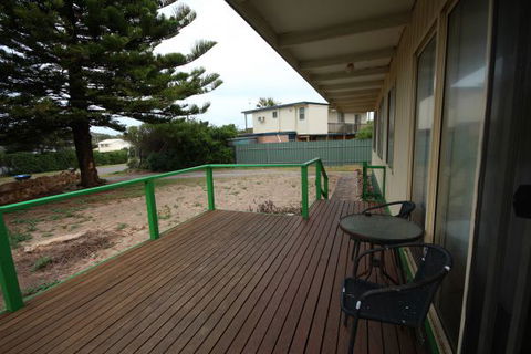 LJ Hooker Goolwa Holiday Rentals - 42 Underwood Avenue, Goolwa Beach - Accommodation Main Beach 15