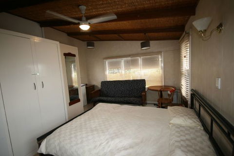 LJ Hooker Goolwa Holiday Rentals - 42 Underwood Avenue, Goolwa Beach - Accommodation Main Beach 27