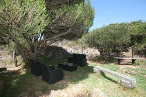 LJ Hooker Goolwa Holiday Rentals - 15 Eaton Avenue, Goolwa Beach - Accommodation Main Beach 3
