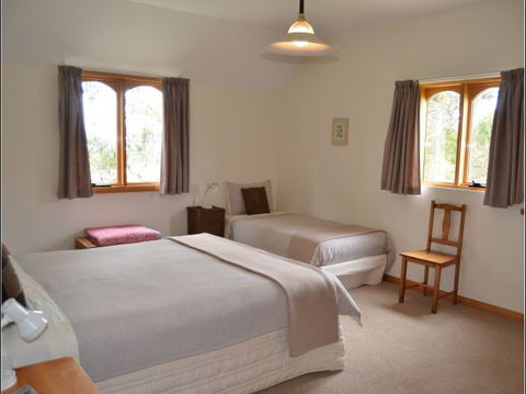 Herons Rise Vineyard Accommodation - Accommodation Main Beach 0