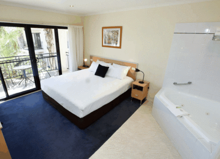 Aquarius Luxury Apartments - Accommodation Main Beach 1