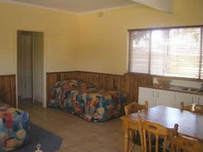 Three States Motel - Accommodation Main Beach 2