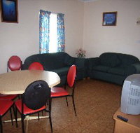 Alonga Waterfront Cottages - Accommodation Main Beach