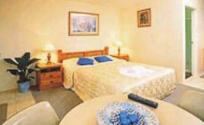 Cooks Endeavour Motor Inn - Accommodation Main Beach 0