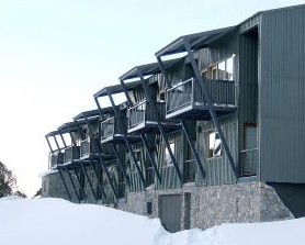 The Stables Resort - Accommodation Main Beach 3