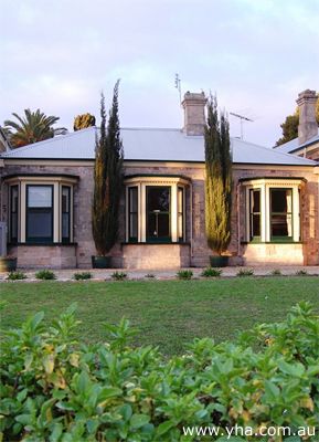 Lakeside Manor Yha - Accommodation Main Beach 1