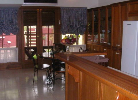 Angel's Rest Bed And Breakfast - Accommodation Main Beach 2