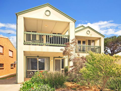 Century 21 SouthCoast: Seaborne Breeze - Accommodation Main Beach 0