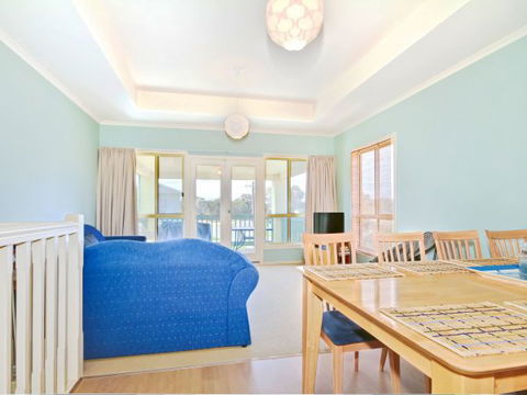 Century 21 SouthCoast: Seaborne Breeze - Accommodation Main Beach 3