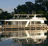 Whitewater Houseboat - Accommodation Main Beach