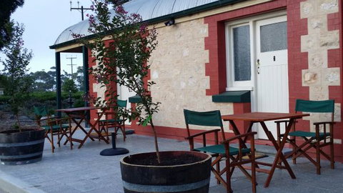 Angas Plains Estate Wines Heritage Suite - Accommodation Main Beach 2