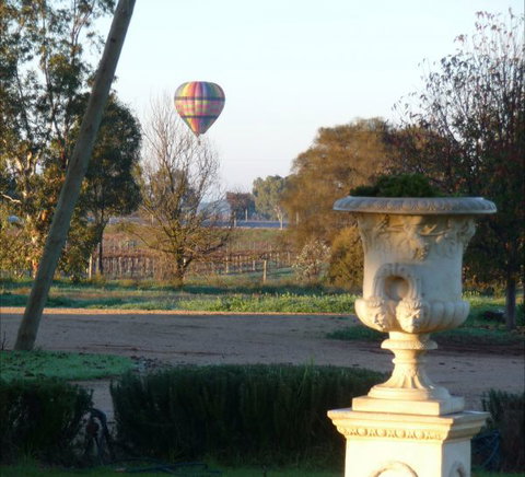 Angas Plains Estate Wines Heritage Suite - Accommodation Main Beach 5
