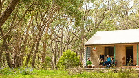 Mount Lofty Cottage YHA - Accommodation Main Beach 0