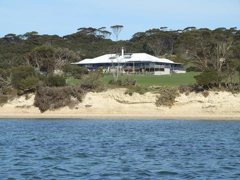 Doyle's On The Bay - Accommodation Main Beach 3