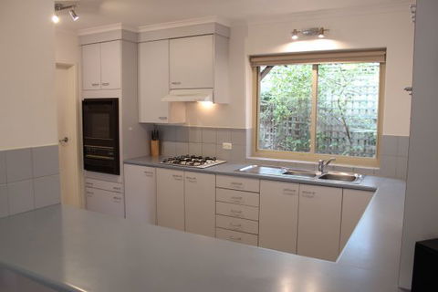 Adelaide Serviced Accommodation - Childers House - Accommodation Main Beach 3