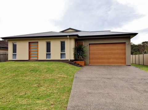 All Decked Out: Lake Conjola - Accommodation Main Beach 3