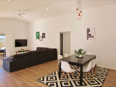 All Decked Out: Lake Conjola - Accommodation Main Beach 4