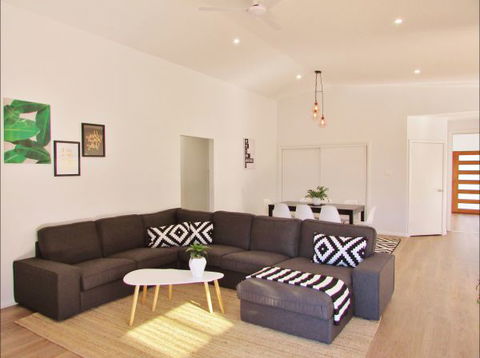 All Decked Out: Lake Conjola - Accommodation Main Beach 5