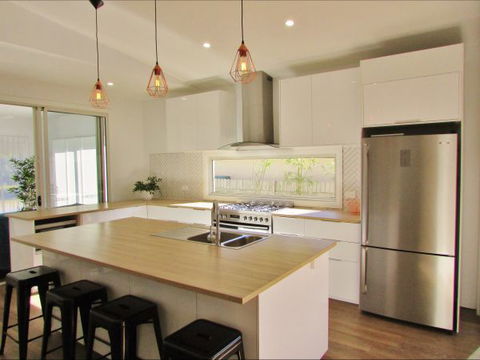 All Decked Out: Lake Conjola - Accommodation Main Beach 6