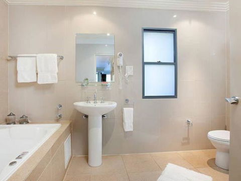 Ambience @ The Harbour - Accommodation Main Beach 8