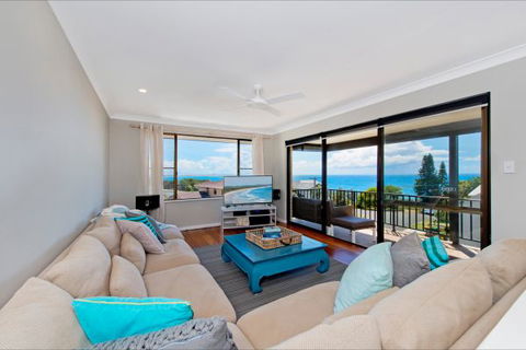 Apricari - Accommodation Main Beach 1