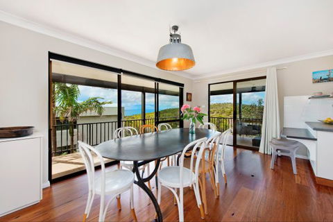 Apricari - Accommodation Main Beach 5