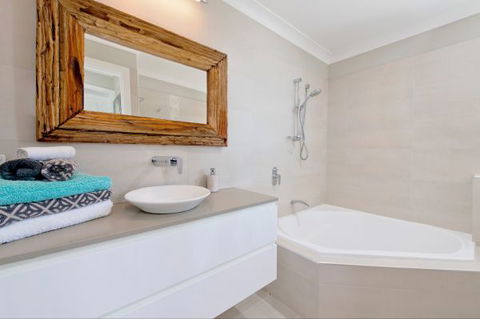 Apricari - Accommodation Main Beach 8