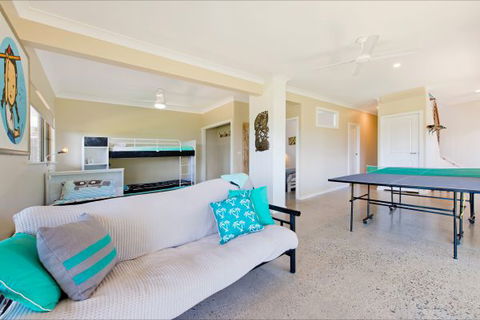 Apricari - Accommodation Main Beach 9