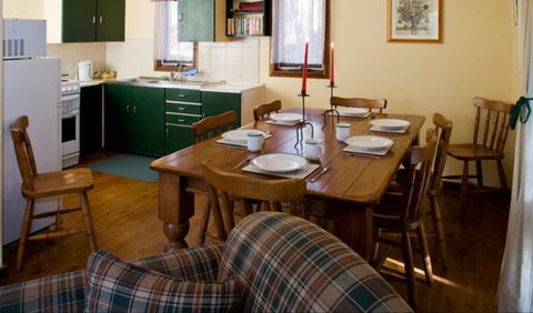 Arch Cottage - Accommodation Main Beach 0