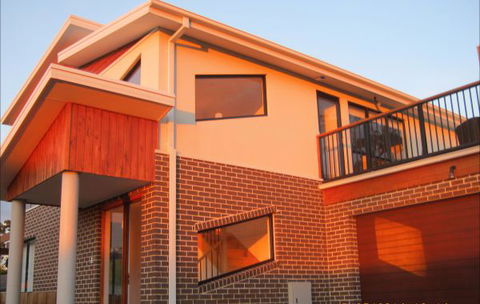 Barefoot Beach Stays - Accommodation Main Beach 0