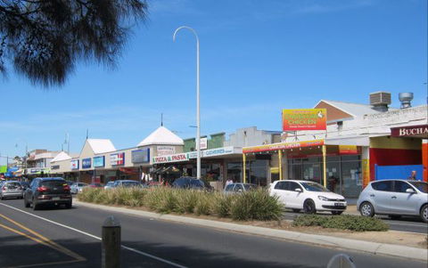 Barefoot Beach Stays - Accommodation Main Beach 6
