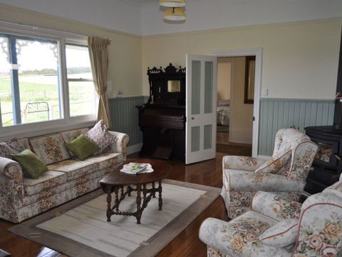 Beth's Cottage Roaring 40s - Accommodation Main Beach 3