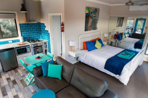 Coorong Cabins - Accommodation Main Beach 2