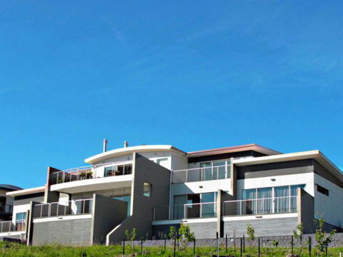 Cove Kettering - The - Accommodation Main Beach 1